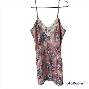 Vintage soft sensations mauve floral silky slit with lace and slit sides medium